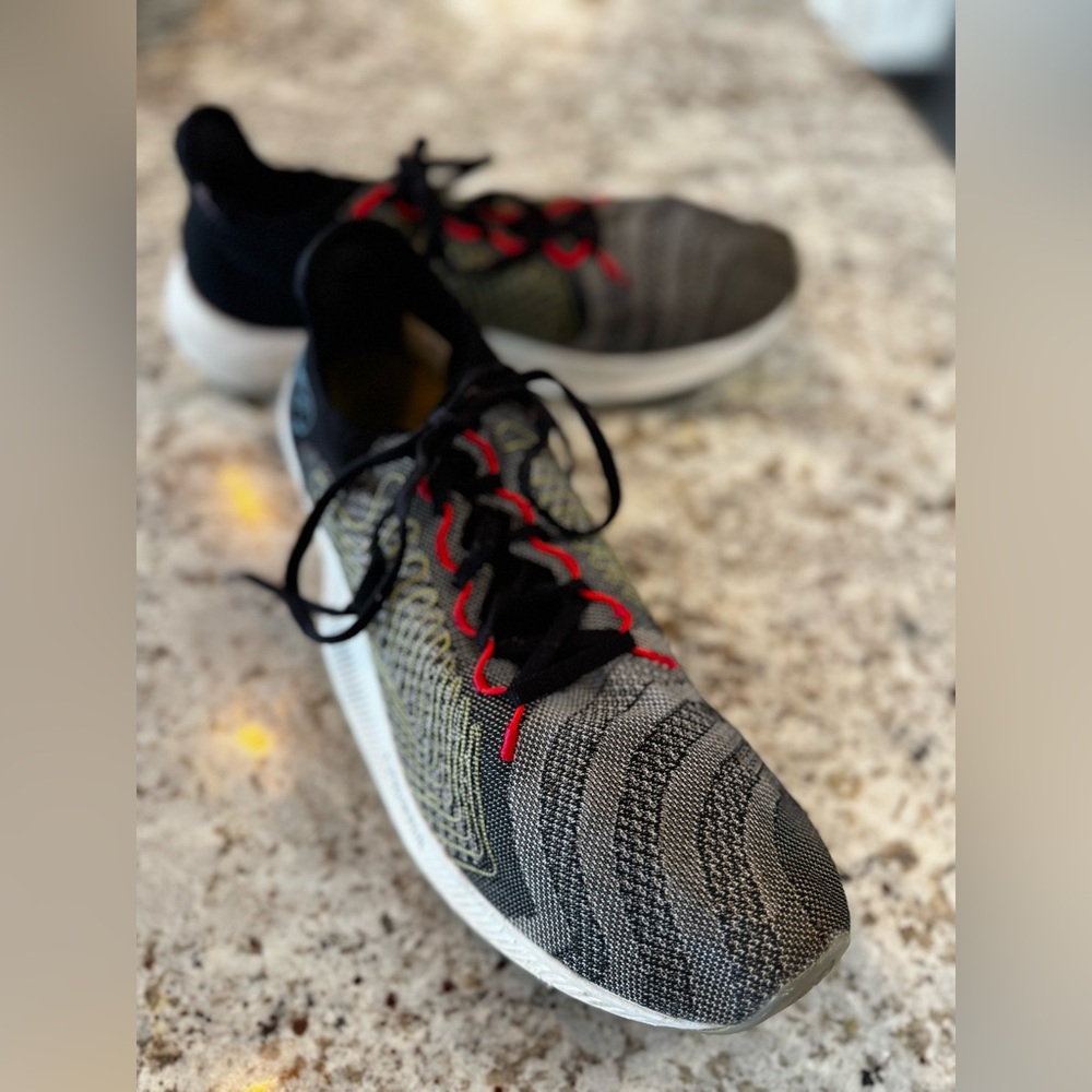 Men's New Balance Sneakers - Gray with Red Accents